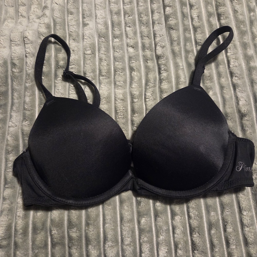 Victoria's Secret PINK Bra 32A Black Lightly Lined Underwire Wear Everywhere